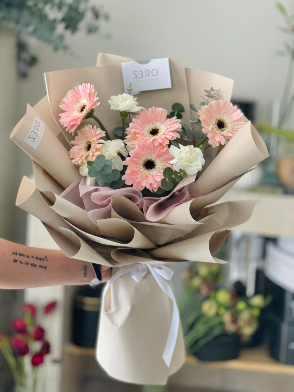 Gerberas, Claveles y Follaje